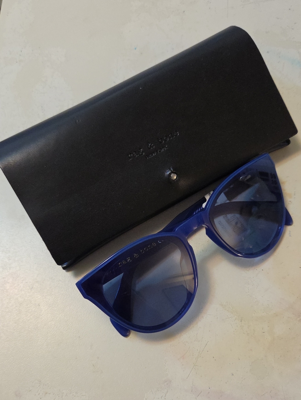 rag & bone Blue Cat-Eye Sunglasses with Black Case